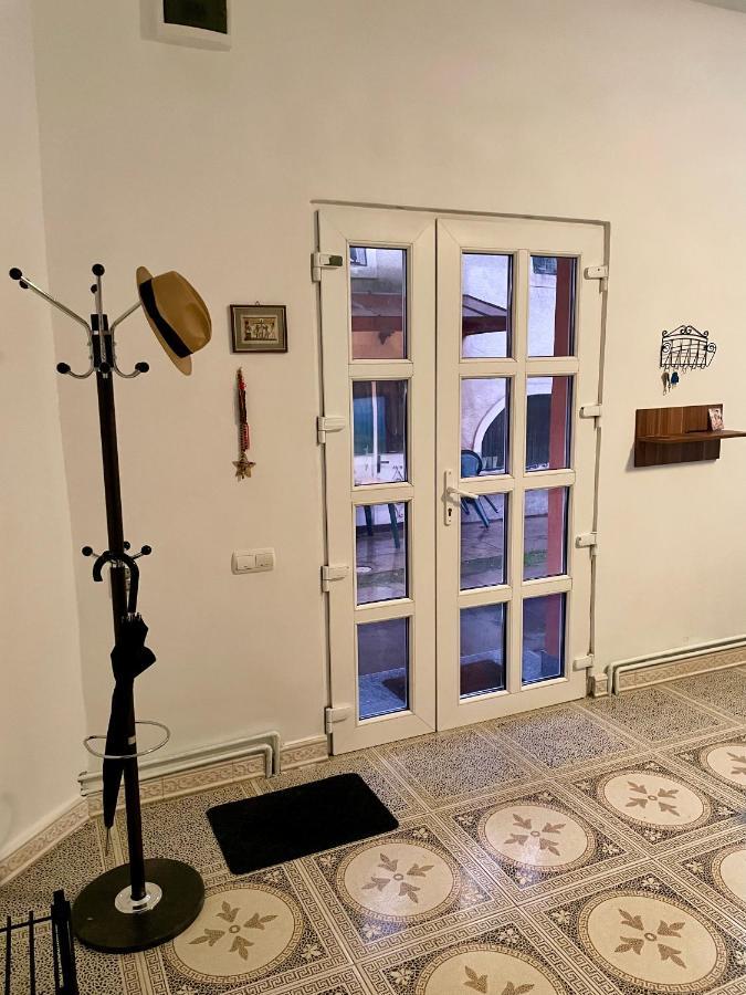 Mosaico Alfetta Hostel 티미쇼아라 외부 사진